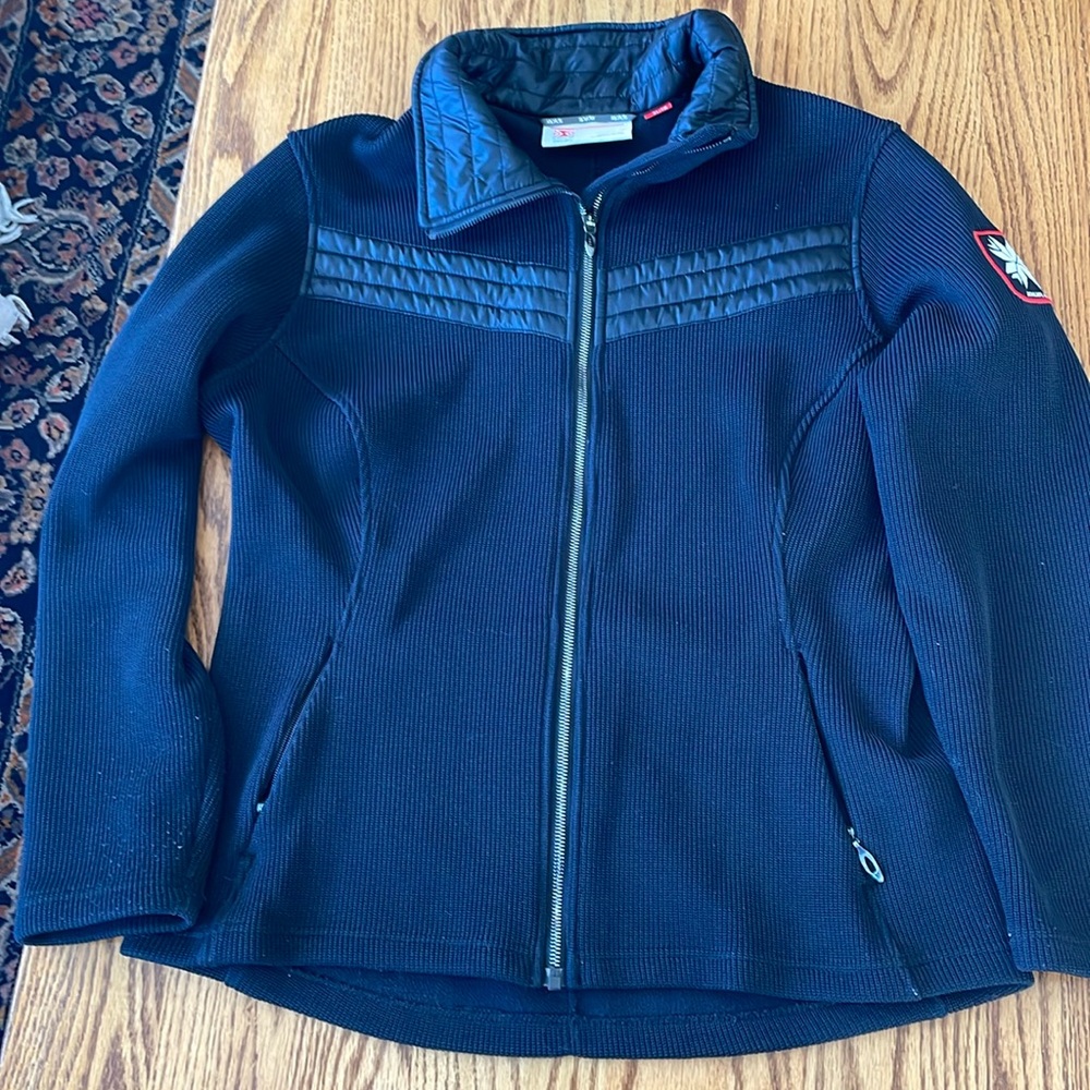 Spyder women’s XL black core sweater. Cute Boulder patch.